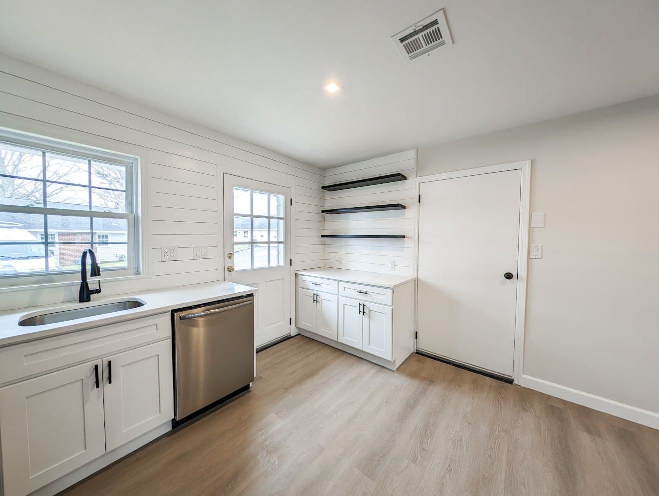 Ridge Condo gallery image 8